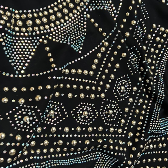 Beyond gorgeous crystal embellished evening dress! - Picture 5 of 7